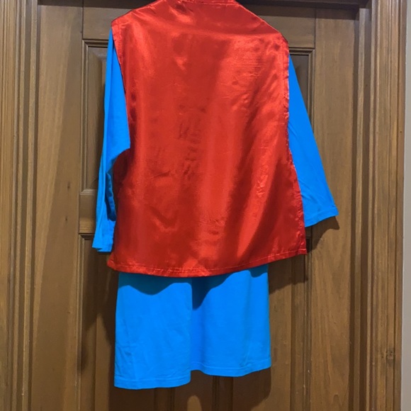 Superman 3/4 length t-shirt with attached cape - Picture 4 of 8